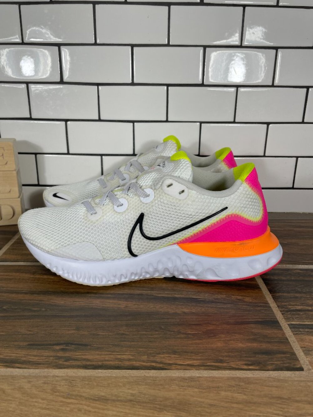 Nike Renew Run Running Shoes Womens Size 9.5 Multicolor Trainers Sneakers